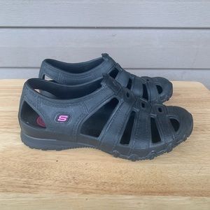 CALI GEAR BY SKECHERS WOMEN'S BLACK RUBBER SLIP ON CASUAL SHOES SIZE 6